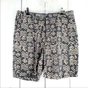 EUC VANS SIZE 34 CHINO SUMMER SHORTS
